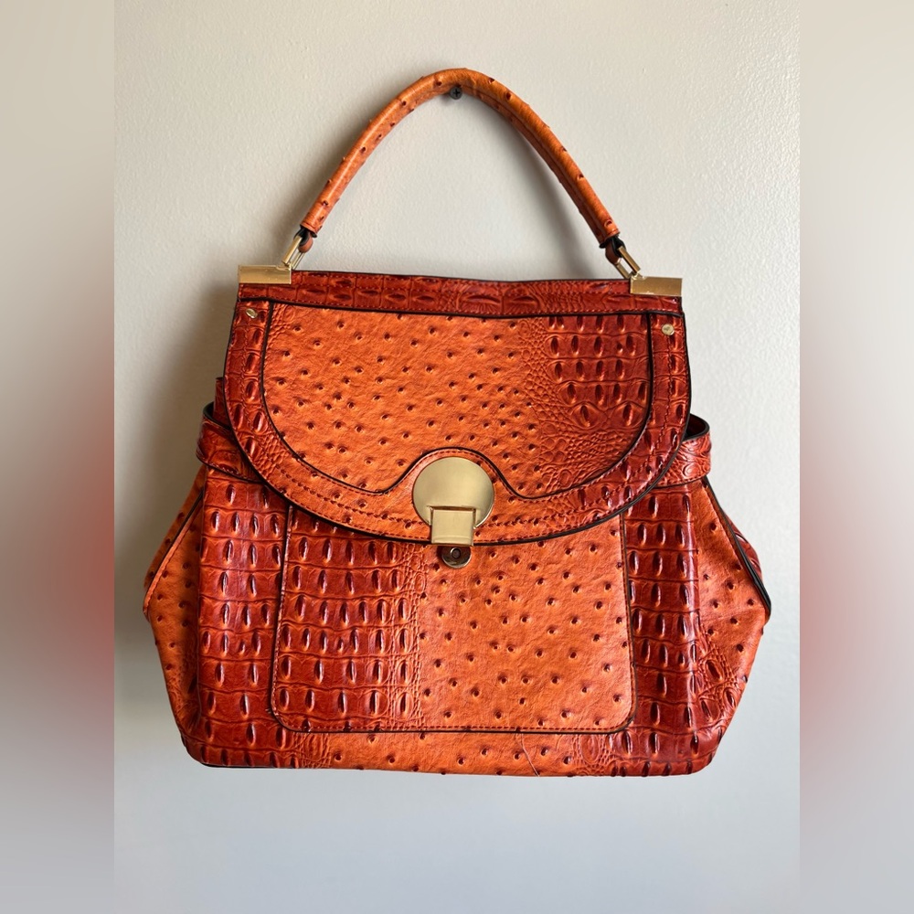 NWOT Woman’s Cato Imitation Alligator Handbag Large W Shoulder Strap